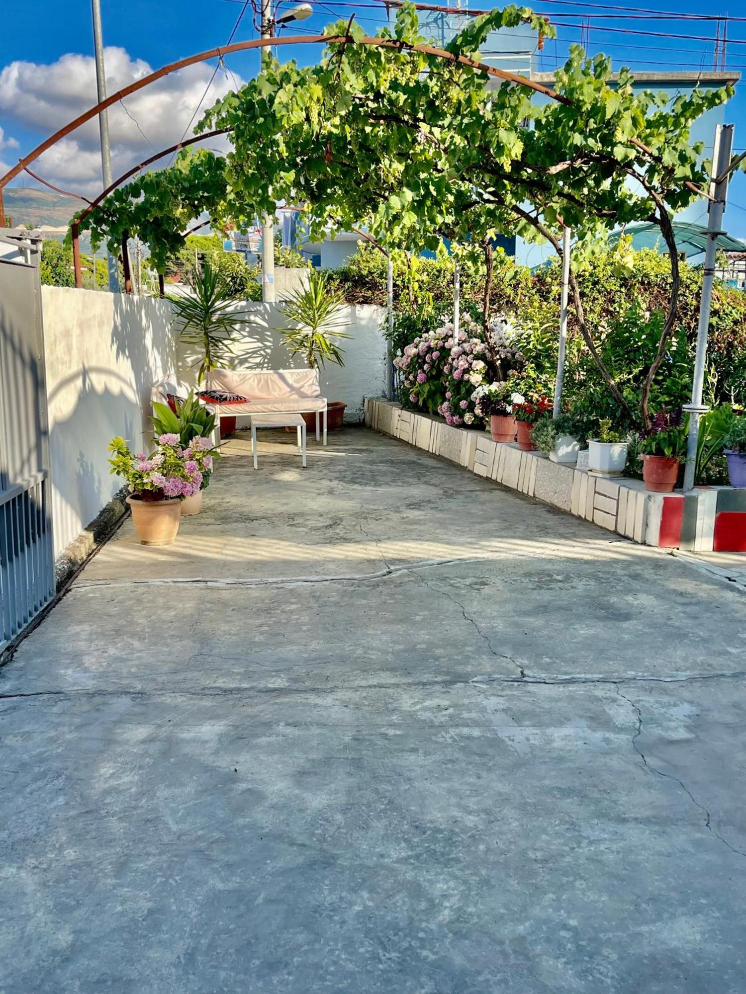 Guest House Dea Vlore Luaran gambar